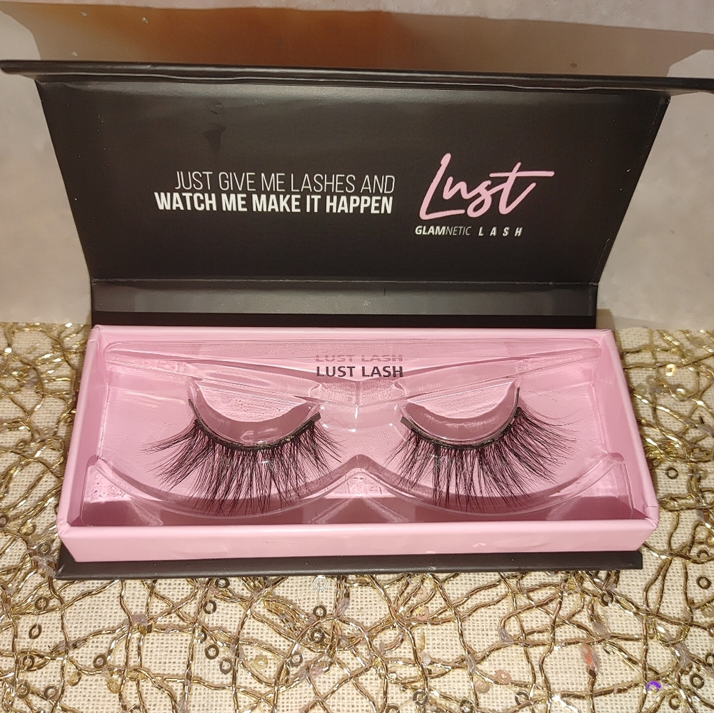 NIB Glamnetic eyelashes "Lust"